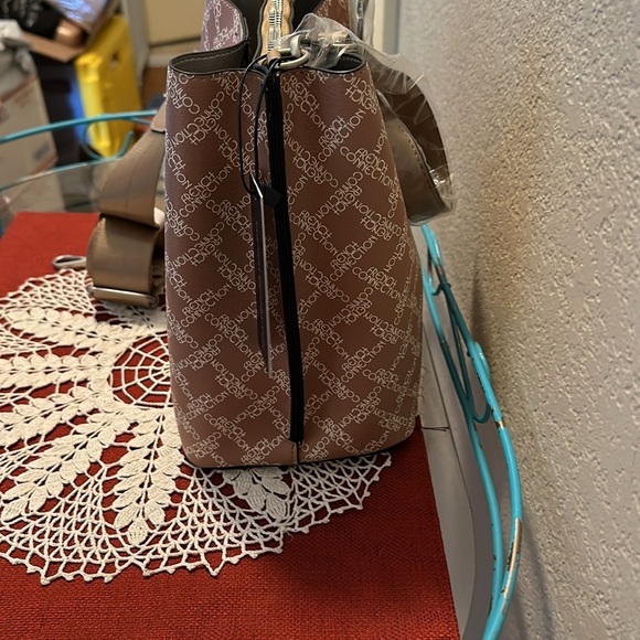 NWT French Connection Bucket Shoulder bag. Price firm - Picture 8 of 12